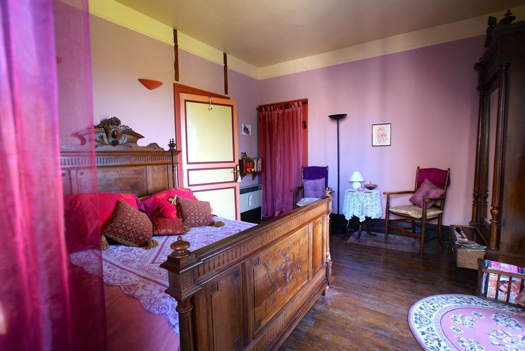 Les Chimeres Puylaroque Habitación foto