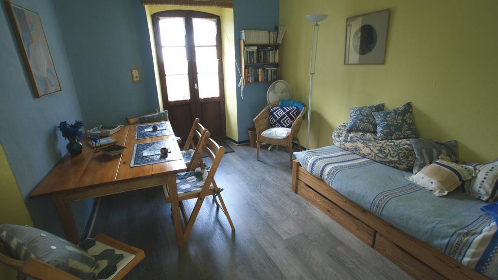 Les Chimeres Puylaroque Habitación foto